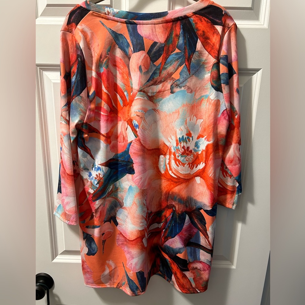 Never Worn Soft Surroundings tunic top. Size Large